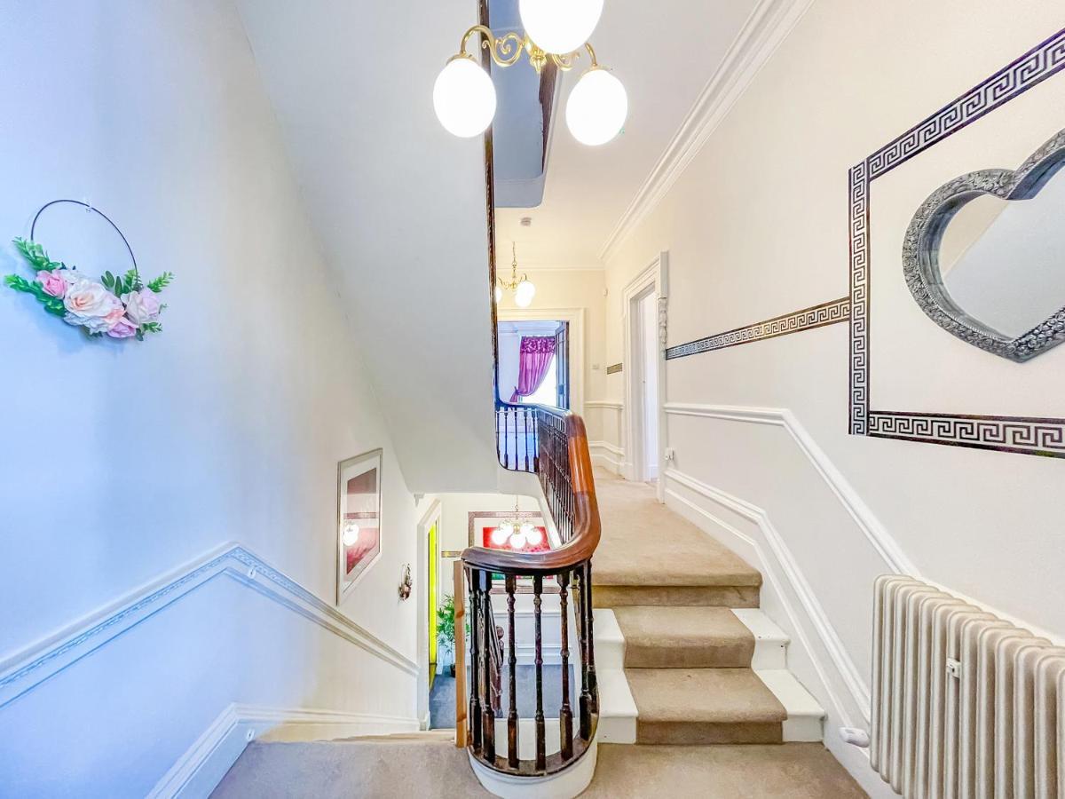 *Rd9Bc* For Your Most Relaxed & Cosy Stay + Free Parking + Free Fast Wifi * Leeds  Bagian luar foto